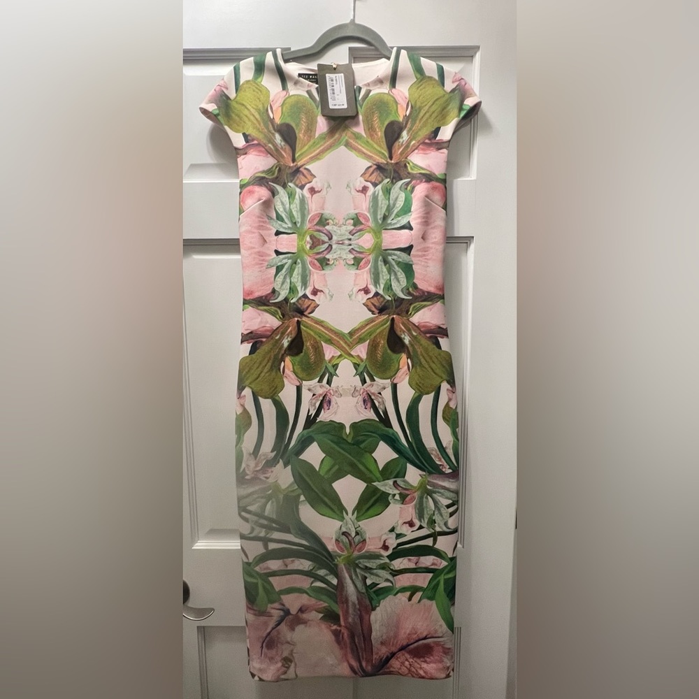 Beautiful new with tags Ted Baker Body-con pink and floral midi dress. Size 3.